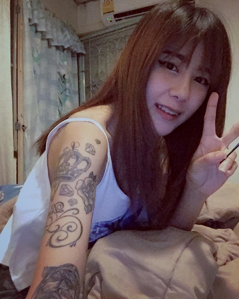 น้องเลย์ สาวรักรอยสัก น้องเลย์ สาวรักรอยสัก