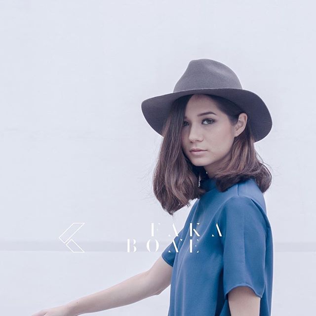 วี วีโอเลต วี วีโอเลต