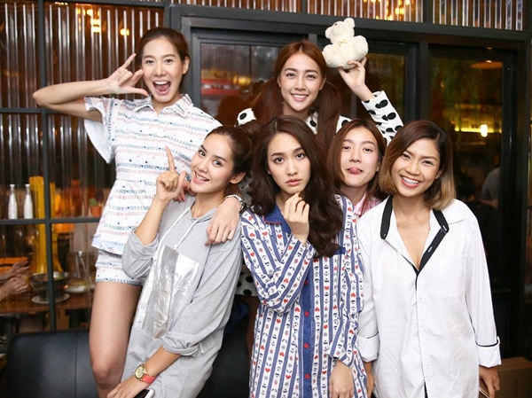 น้ำตาล-นิว น้ำตาล-นิว