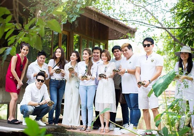 เนย โชติกา เนย โชติกา