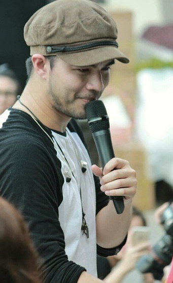 ว่าน ธนกฤต ว่าน ธนกฤต