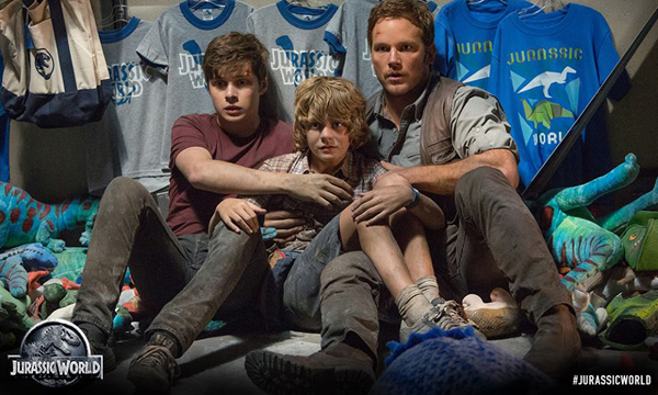Jurassic World 2 ลุ้นเปลี่ยนผู้กำกับ คงดาราชุดเดิม Jurassic World 2 ลุ้นเปลี่ยนผู้กำกับ คงดาราชุดเดิม