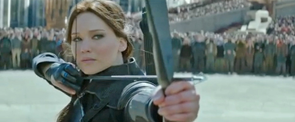 เอฟฟี่ย์ อวดชุดสุดเก๋ในภาพล่าสุด Mockingjay Part 2 เอฟฟี่ย์ อวดชุดสุดเก๋ในภาพล่าสุด Mockingjay Part 2