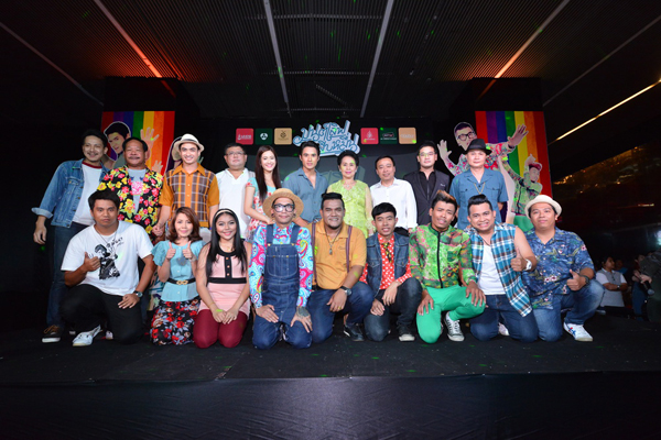 นิว-แจ๊ส นำทีม มนต์เลิฟสิบหมื่น เปิดวิกหนังกลางแปลงสุดฮา