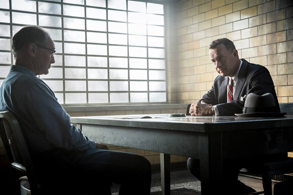 ทอม แฮงก์ เดินหมากเกมยื้อชีวิต ใน Bridge of Spies ทอม แฮงก์ เดินหมากเกมยื้อชีวิต ใน Bridge of Spies