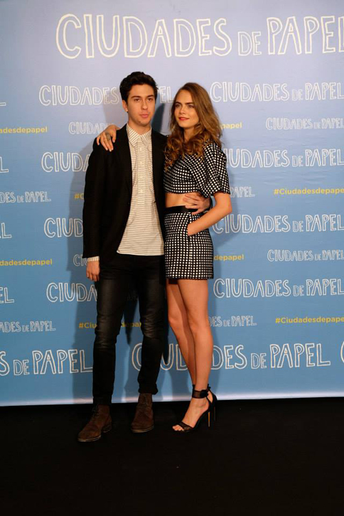 แนท วูล์ฟ ควงคู่ คาร่า เดอเลวีญ เปิดตัว Paper Towns ที่สเปน