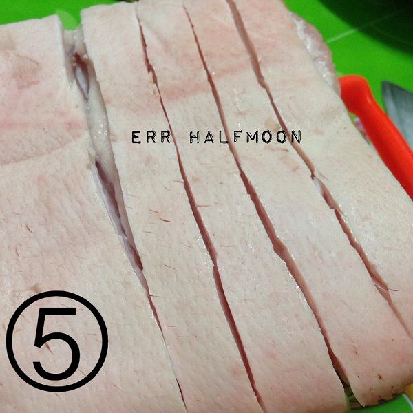 5 วิธีทำหมูกรอบ หนังกรอบเนื้อฟู ยอมเป็นหมูก็คราวนี้ 5 วิธีทำหมูกรอบ หนังกรอบเนื้อฟู ยอมเป็นหมูก็คราวนี้