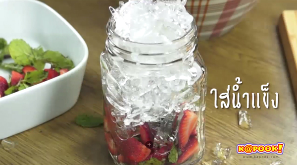 3 สูตรน้ำหมักผลไม้ รสชาติไทย ๆ ดื่มอร่อยเน้นสุขภาพ 3 สูตรน้ำหมักผลไม้ รสชาติไทย ๆ ดื่มอร่อยเน้นสุขภาพ