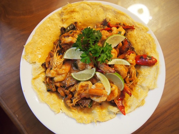 มาม่าไข่ข้นราดซอสต้มยำกุ้ง มาม่าไข่ข้นราดซอสต้มยำกุ้ง