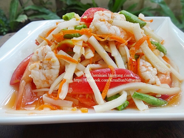 สูตรส้มตำ ส้มตำยอดมะพร้าวกุ้งสด