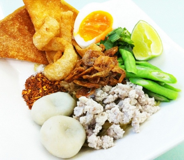 ก๋วยเตี๋ยวสุโขทัยเครื่องทรง ก๋วยเตี๋ยวสุโขทัยเครื่องทรง