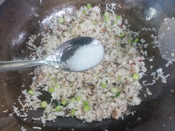 ข้าวผัดปลาทู ข้าวผัดปลาทู