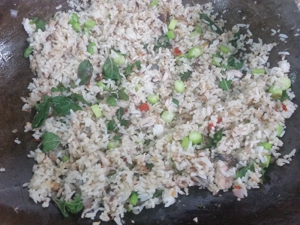 ข้าวผัดปลาทู ข้าวผัดปลาทู