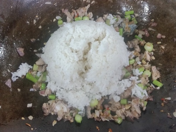 ข้าวผัดปลาทู ข้าวผัดปลาทู