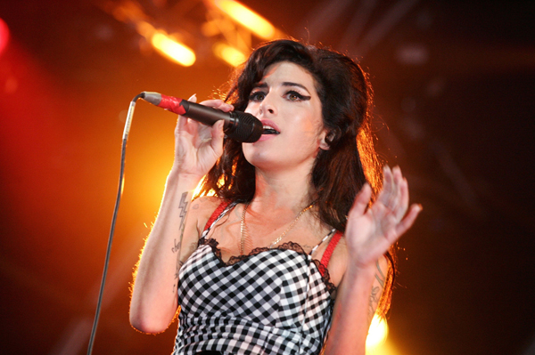 AMY ตีแผ่ชีวิตจริง เอมี่ ไวน์เฮาส์ แจ๊สสตาร์ชื่อก้องโลก AMY ตีแผ่ชีวิตจริง เอมี่ ไวน์เฮาส์ แจ๊สสตาร์ชื่อก้องโลก