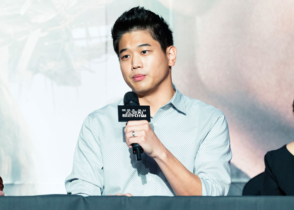 ไคฮองลี คืนถิ่น พา โทมัส เปิดตัว Maze Runner : The Scorch Trials ไคฮองลี คืนถิ่น พา โทมัส เปิดตัว Maze Runner : The Scorch Trials