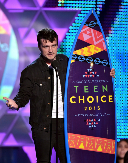 Hunger Games, Insurgent และ Furious 7 คว้ารางวัลใหญ่ Teen Choice Awards 2015 Hunger Games, Insurgent และ Furious 7 คว้ารางวัลใหญ่ Teen Choice Awards 2015