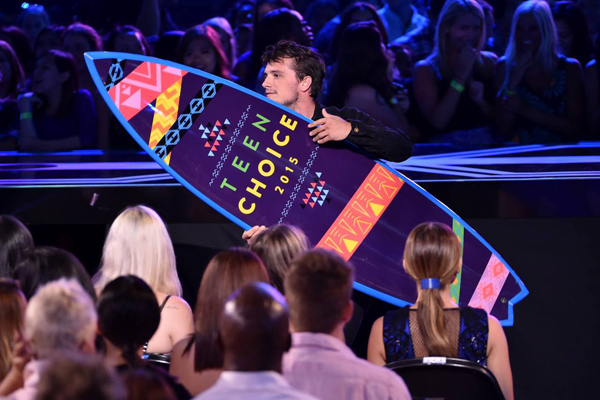 Hunger Games, Insurgent และ Furious 7 คว้ารางวัลใหญ่ Teen Choice Awards 2015 Hunger Games, Insurgent และ Furious 7 คว้ารางวัลใหญ่ Teen Choice Awards 2015