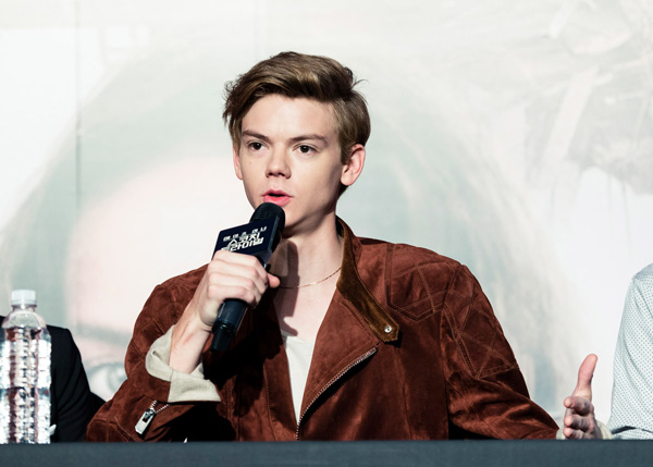 เมาท์กันเอง ! โทมัส-คีฮงลี เผยเบื้องหลังสุดหินใน Maze Runner 2 เมาท์กันเอง ! โทมัส-คีฮงลี เผยเบื้องหลังสุดหินใน Maze Runner 2