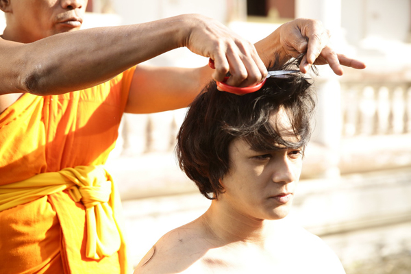แน็ก ชาลี โกนหัวจริงใน อาบัติ หนังผี-ระทึกขวัญ แน็ก ชาลี โกนหัวจริงใน อาบัติ หนังผี-ระทึกขวัญ
