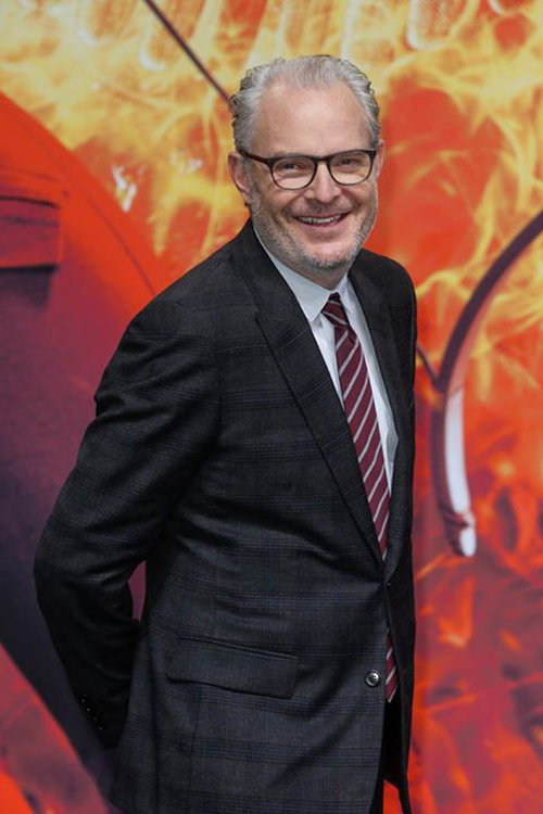 กว่าครึ่งหมื่น แฟน ๆ Mockingjay Part 2 แห่ต้อนรับ ดารานักแสดงในงานเปิดตัวภาพยนตร์ กว่าครึ่งหมื่น แฟน ๆ Mockingjay Part 2 แห่ต้อนรับ ดารานักแสดงในงานเปิดตัวภาพยนตร์