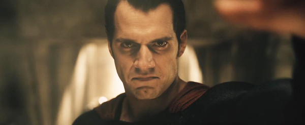 ซูเปอร์แมน กระชากหน้ากาก แบทแมน ในตัวอย่างใหม่ Batman v Superman ซูเปอร์แมน กระชากหน้ากาก แบทแมน ในตัวอย่างใหม่ Batman v Superman