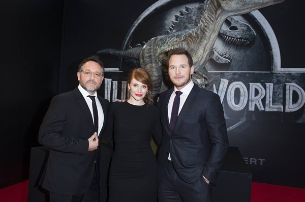 Jurassic World สร้างต่อแบบไตรภาค สตูดิโอปล่อยไฟเขียว Jurassic World สร้างต่อแบบไตรภาค สตูดิโอปล่อยไฟเขียว