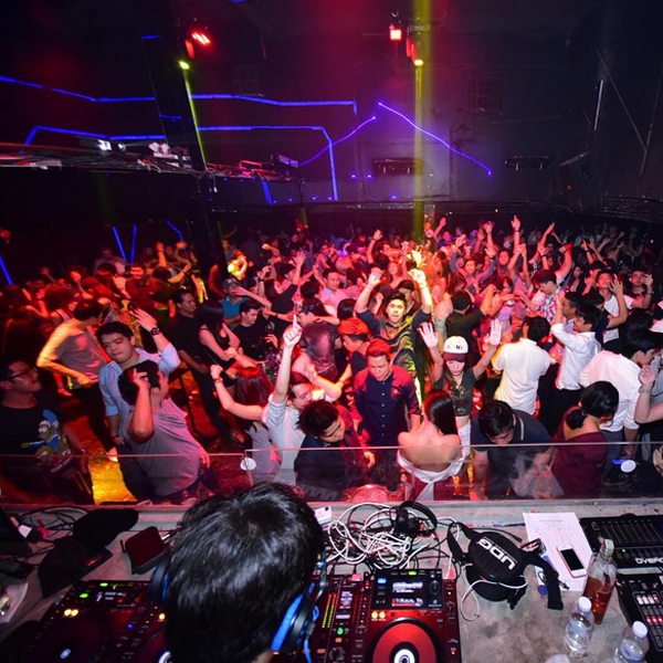 ผับ EDM ผับ EDM