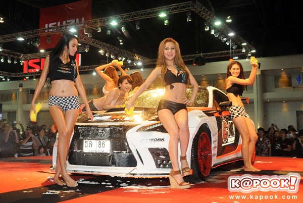 พริตตี้ ล้างรถ Auto Salon 2015 พริตตี้ ล้างรถ Auto Salon 2015