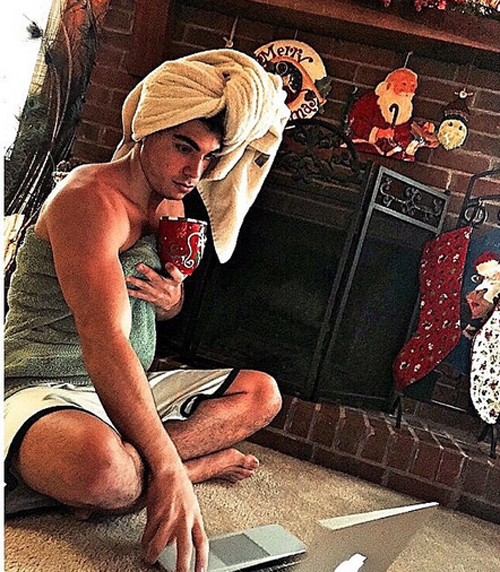 รูปล้อเลียนท่าโพสที่ผู้หญิง รูปล้อเลียนท่าโพสที่ผู้หญิง