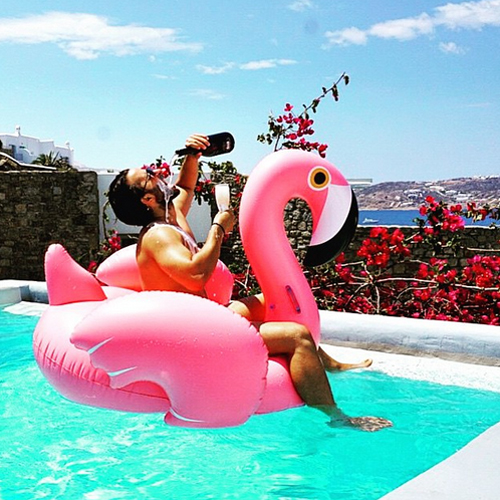 รูปล้อเลียนท่าโพสที่ผู้หญิง รูปล้อเลียนท่าโพสที่ผู้หญิง