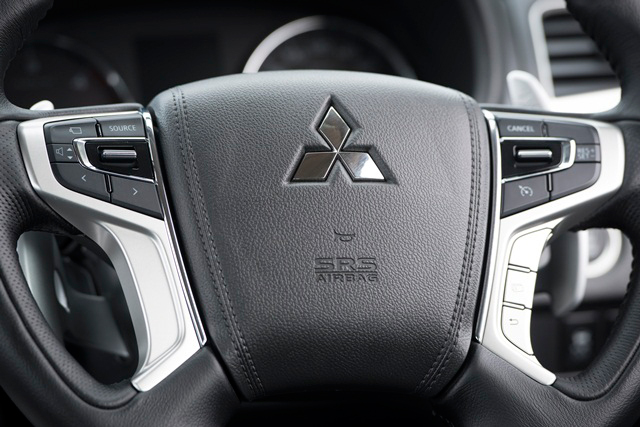 mitsubishi pajero 2015 mitsubishi pajero 2015