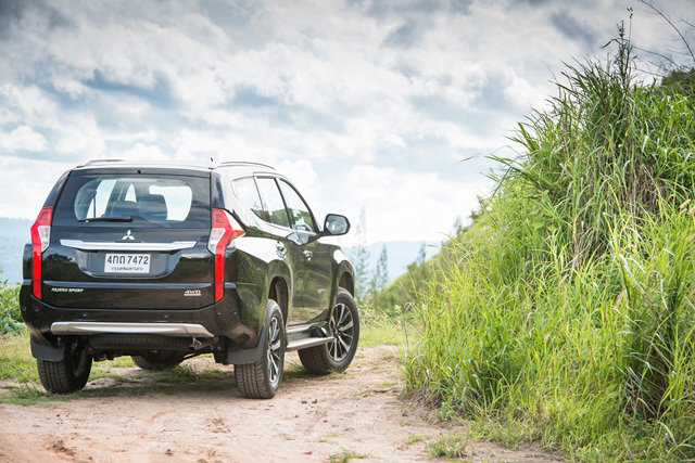 mitsubishi pajero 2015 mitsubishi pajero 2015