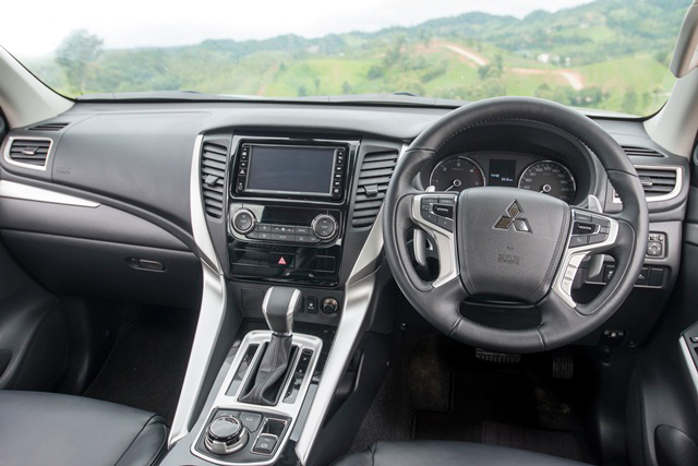 mitsubishi pajero 2015 mitsubishi pajero 2015