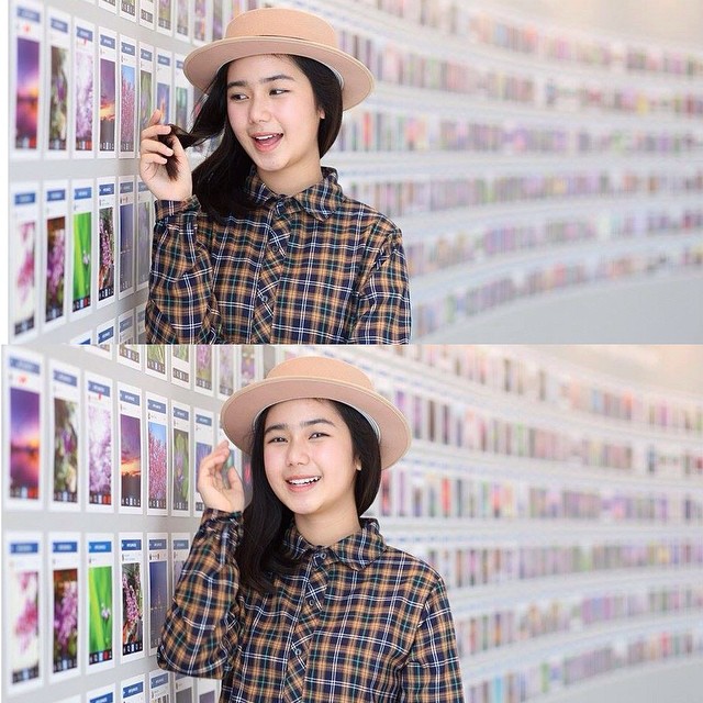 พลอย ศรนรินทร์