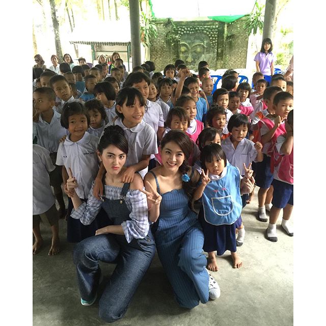 ดาราแท็กทีมทำบุญบริจาคทุนการศึกษา