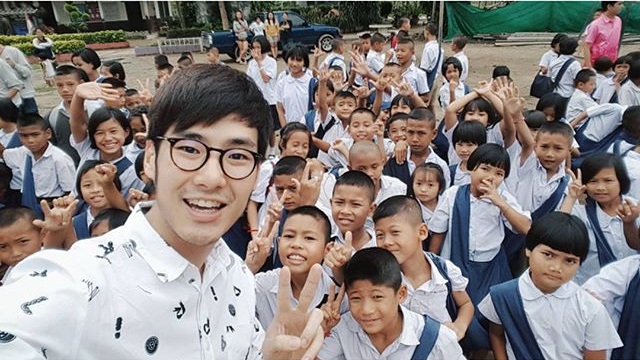 ดาราแท็กทีมทำบุญบริจาคทุนการศึกษา