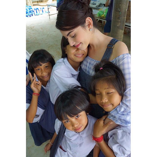 ดาราแท็กทีมทำบุญบริจาคทุนการศึกษา