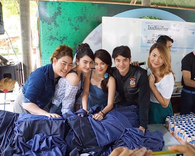 ดาราแท็กทีมทำบุญบริจาคทุนการศึกษา