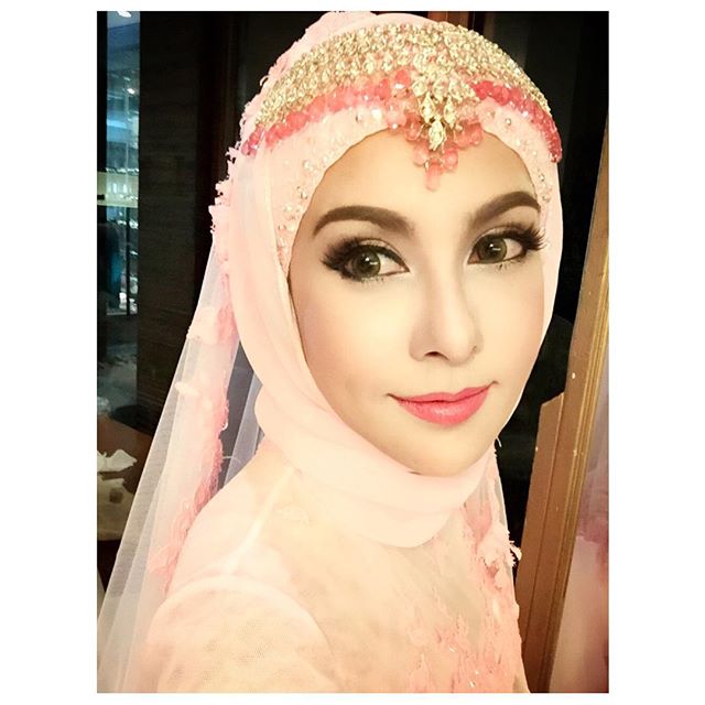 แฟชั่นโชว์ในชุดมุสลิม