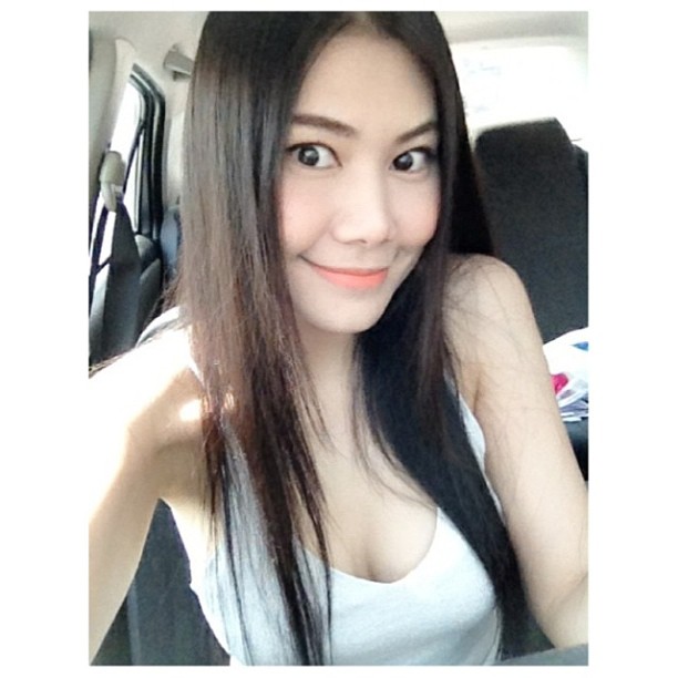 น้ำฝน ทวีพร