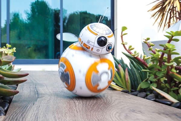 BB-8 ของเล่นสุดล้ำ หุ่นยนต์กลิ้งได้จาก Star Wars BB-8 ของเล่นสุดล้ำ หุ่นยนต์กลิ้งได้จาก Star Wars