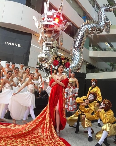 ใหม่ ดาวิกา ใหม่ ดาวิกา