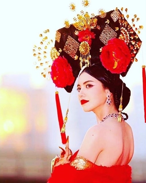 ใหม่ ดาวิกา ใหม่ ดาวิกา