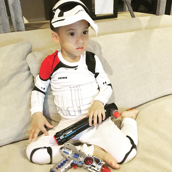 กรุเสื้อผ้า บีน่า-บรู๊คลิน-เวย์ ไทยเทเนียม กรุเสื้อผ้า บีน่า-บรู๊คลิน-เวย์ ไทยเทเนียม