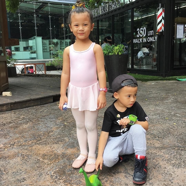 กรุเสื้อผ้า บีน่า-บรู๊คลิน-เวย์ ไทยเทเนียม กรุเสื้อผ้า บีน่า-บรู๊คลิน-เวย์ ไทยเทเนียม