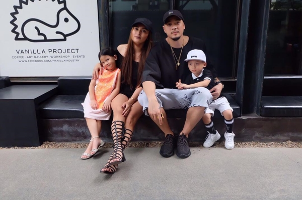 กรุเสื้อผ้า บีน่า-บรู๊คลิน-เวย์ ไทยเทเนียม กรุเสื้อผ้า บีน่า-บรู๊คลิน-เวย์ ไทยเทเนียม