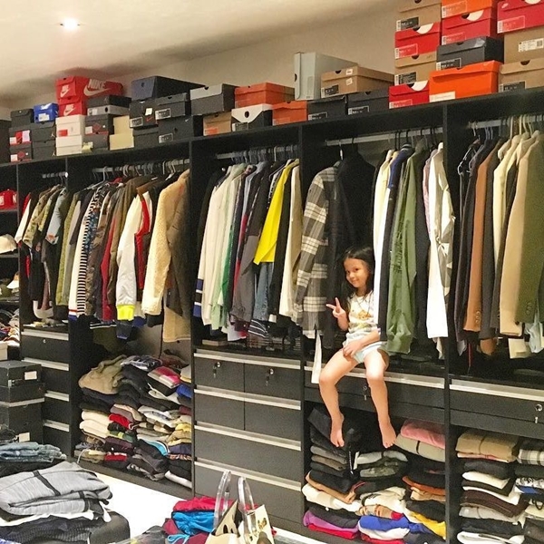 กรุเสื้อผ้า บีน่า-บรู๊คลิน-เวย์ ไทยเทเนียม กรุเสื้อผ้า บีน่า-บรู๊คลิน-เวย์ ไทยเทเนียม