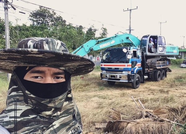 ใหม่ มือกลองวงไอน้ำ ใหม่ มือกลองวงไอน้ำ