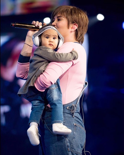 ทาทา ยัง ทาทา ยัง